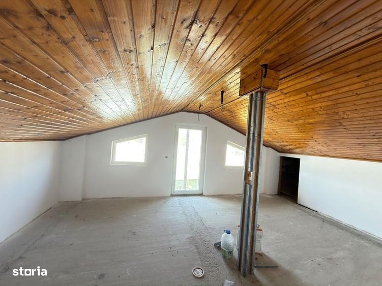 Casă cu 4 camere în Băleni