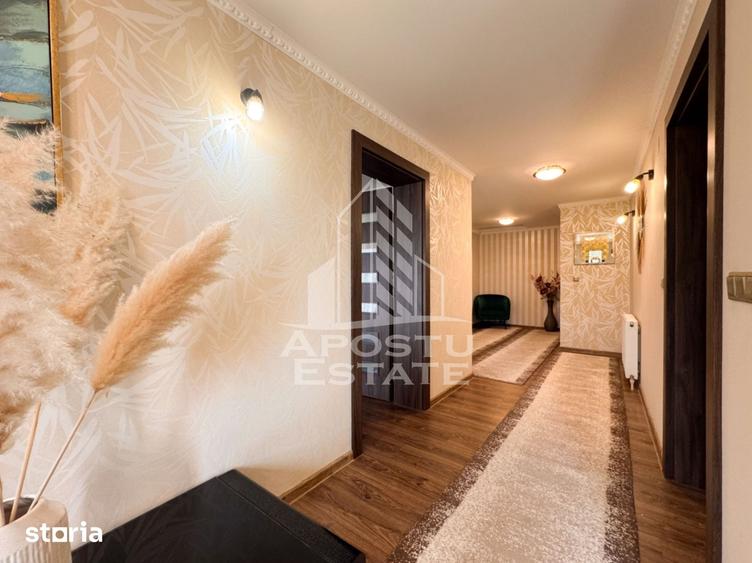 Casă cu 6 camere cu Teren 3500 Mp în Central