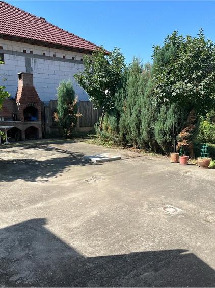 Casă cu 6 camere cu Teren 1000 Mp în Țuglui