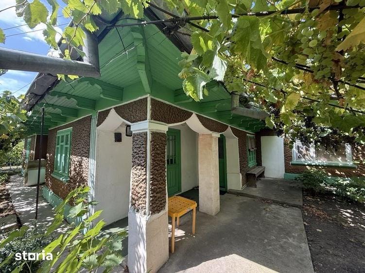 Casă cu 4 camere cu Teren 1300 Mp în Țiglina 1