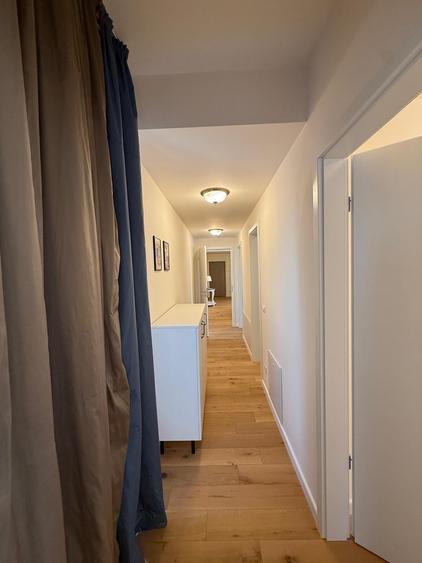 Apartament cu 4 camere decomandat, mobilat în Băneasa