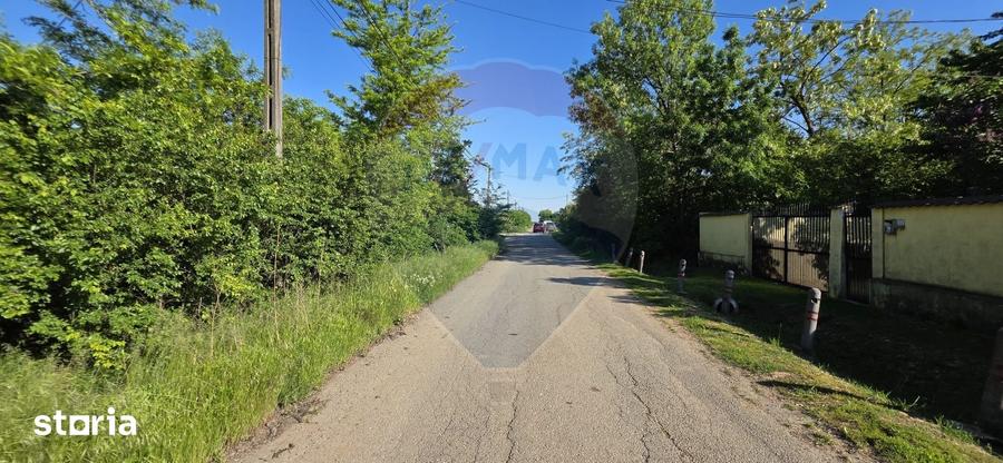 Teren de 9458 mp, în Cornești