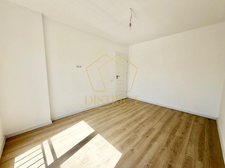 Duplex cu 5 camere cu Canalizare în Ghiroda