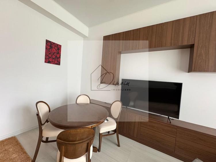Apartament cu 3 camere decomandat, mobilat în Central