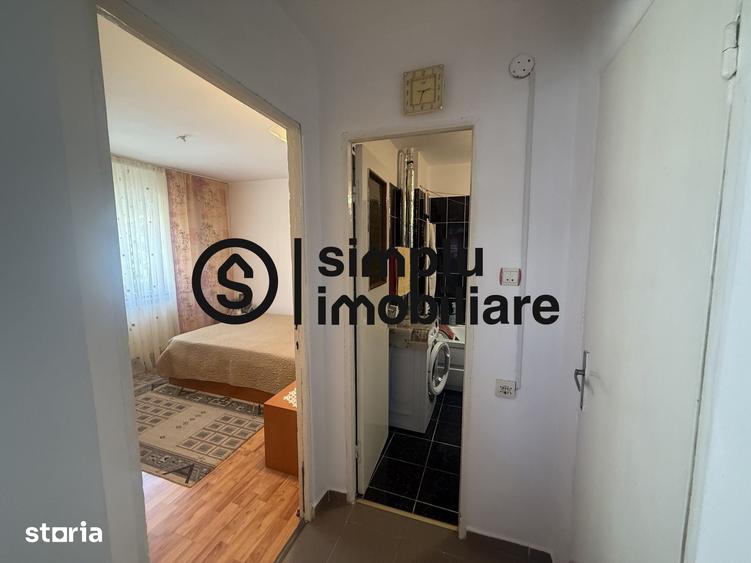 Apartament cu 2 camere decomandat în Craiovița Nouă