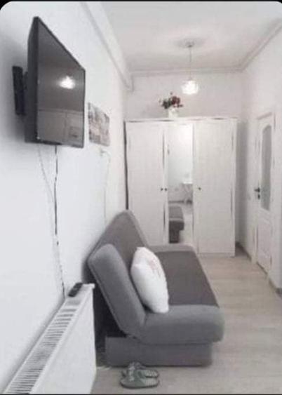 Garsonieră circulară, mobilată în Nord