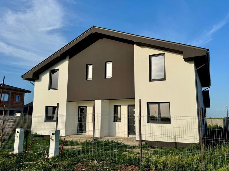 Casă cu 3 camere în Sânandrei