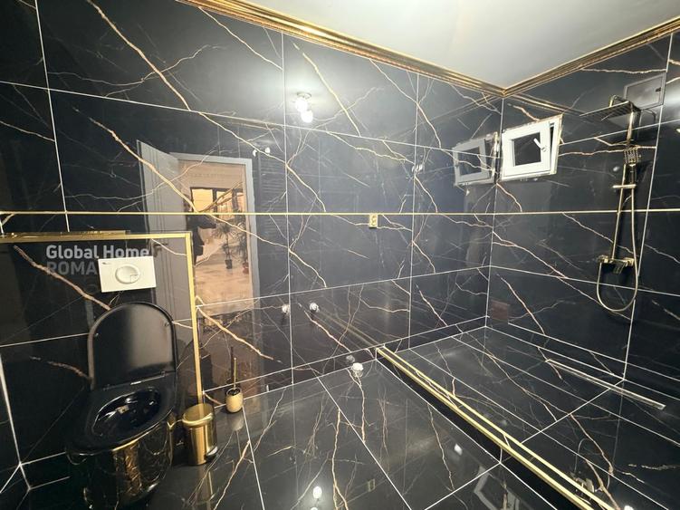 Casă individuală cu 7 camere cu Canalizare în Vitan