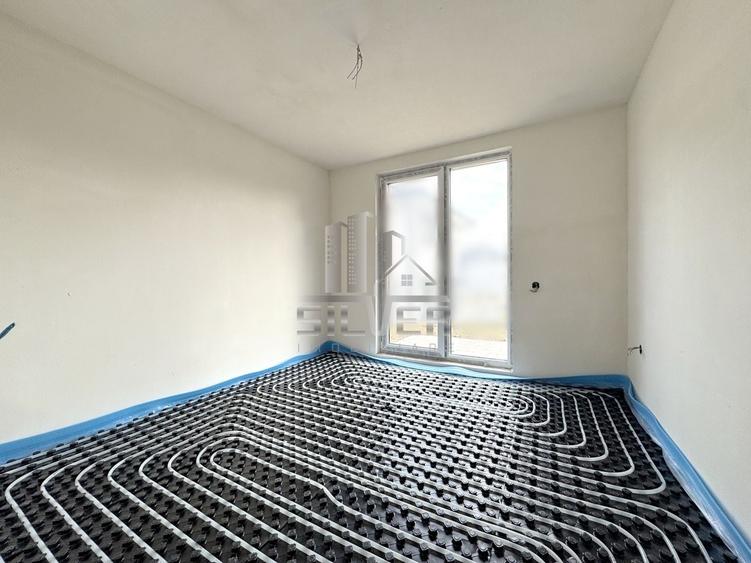 Duplex cu 5 camere cu Canalizare în Chinteni