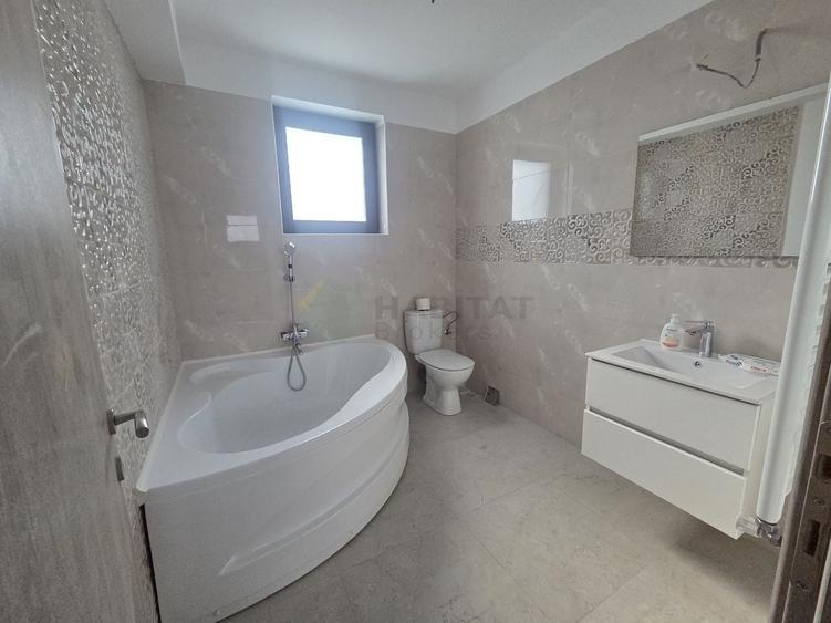Casă individuală cu 5 camere cu Canalizare în Tunari