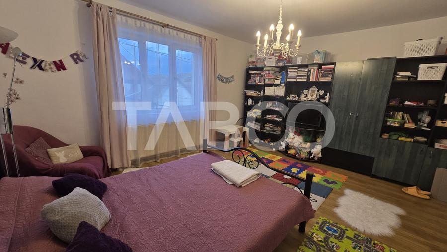Apartament cu 3 camere decomandat, mobilat în Lazaret