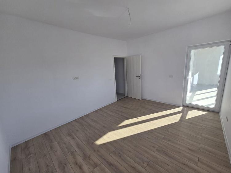 Apartament cu 2 camere decomandat în Giroc
