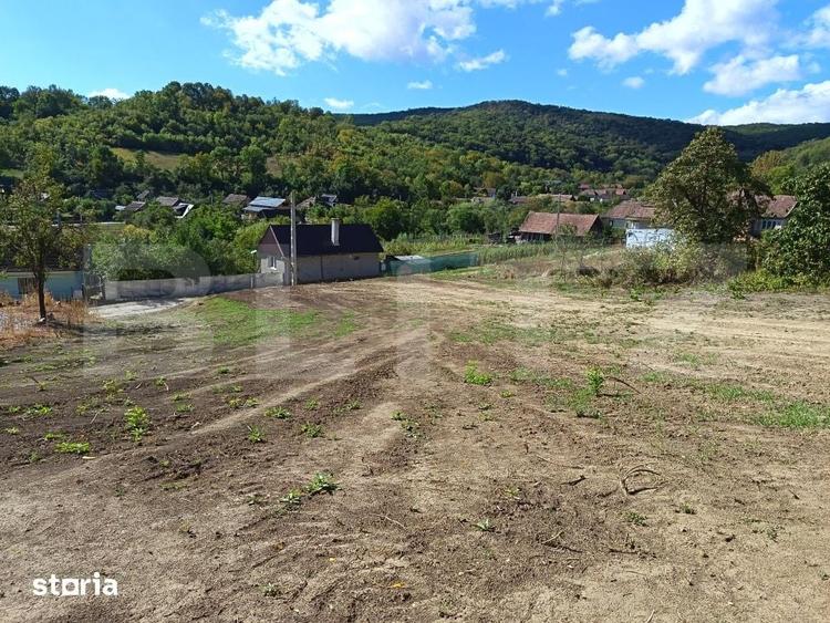 Teren de 1345 mp, în Sâncel