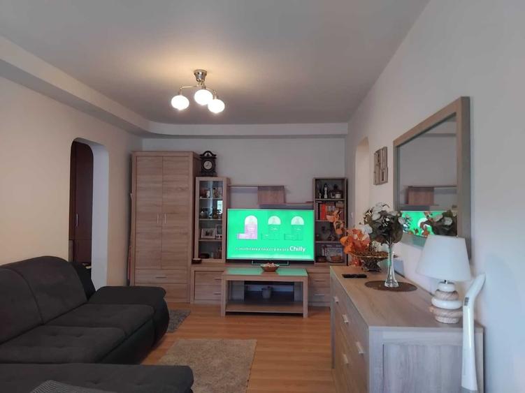 Apartament cu 2 camere semidecomandat, mobilat în Dristor