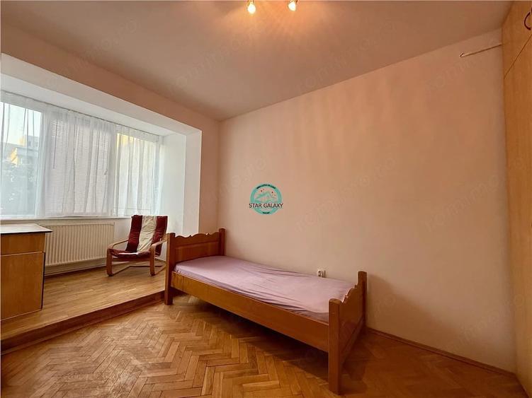 Apartament cu 3 camere decomandat în Corina