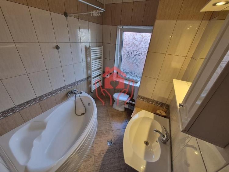 Apartament cu 4 camere semidecomandat, mobilat în P-ța Dorobanți