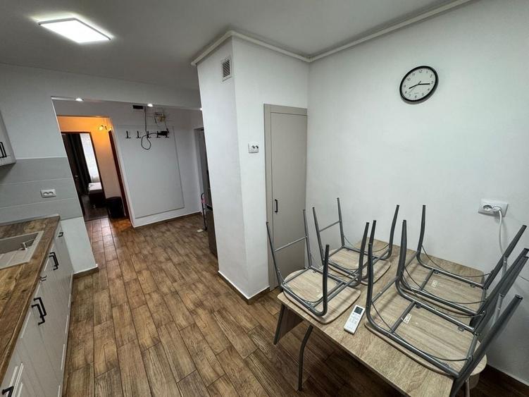 Apartament cu 3 camere decomandat în 7 Noiembrie