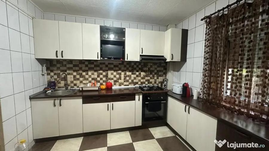 Apartament cu 2 camere decomandat în Decebal