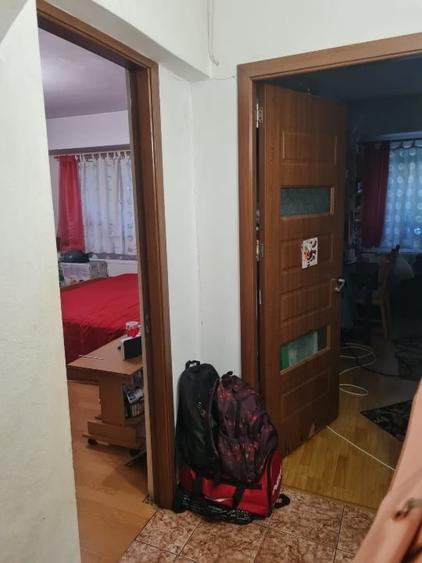 Apartament cu 3 camere decomandat în Sebastian