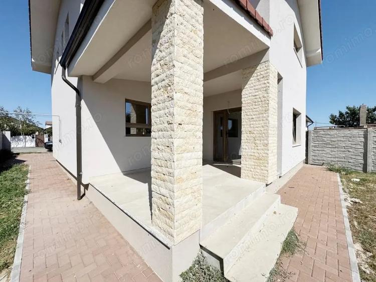 Casă cu 5 camere cu Teren 460 Mp în Giroc