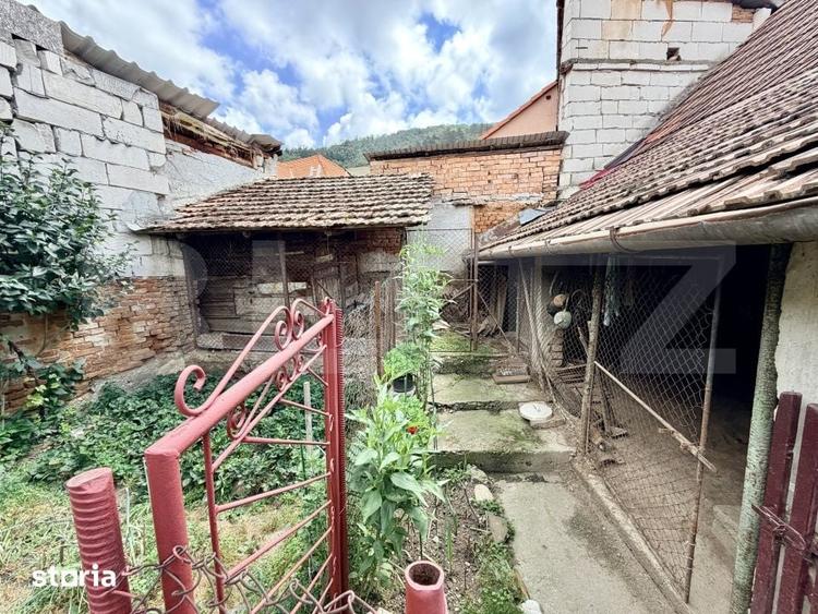 Casă cu 4 camere cu Teren 252 Mp în Central