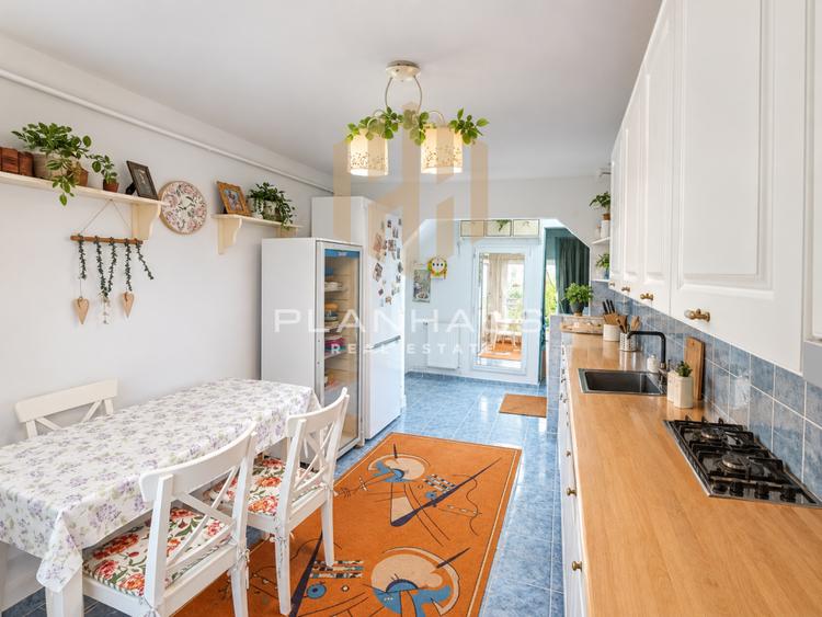 Apartament cu 3 camere decomandat în Hotvon