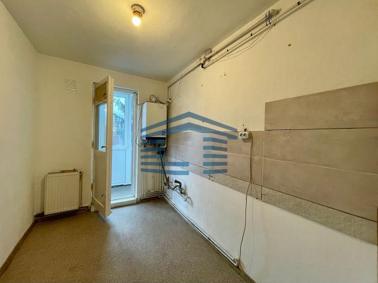 Apartament cu 3 camere decomandat în Bartolomeu