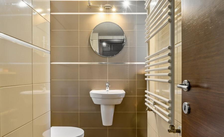 Apartament cu 3 camere decomandat în Victoriei