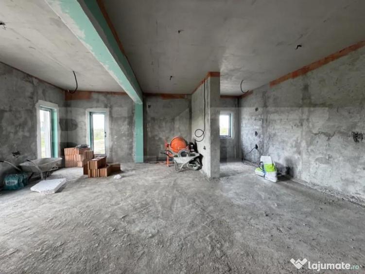 Casă cu 4 camere cu Teren 390 Mp în Central