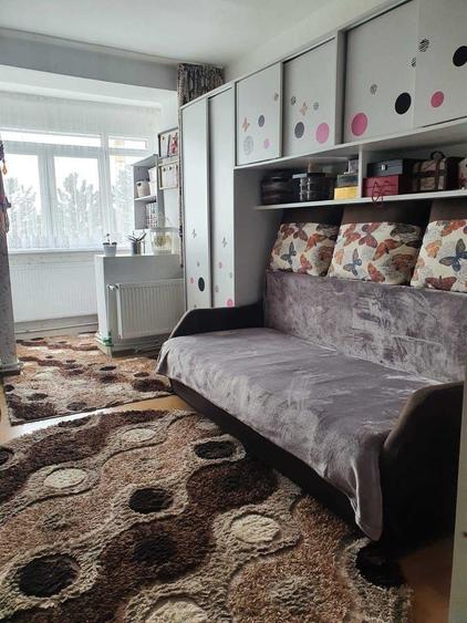 Apartament cu 3 camere decomandat în Sfântu Ilie