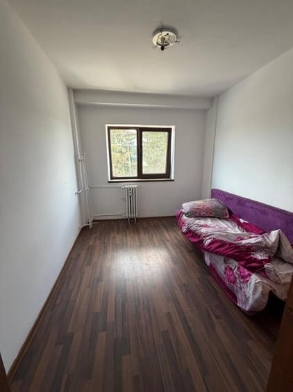 Apartament cu 3 camere decomandat, mobilat în Est
