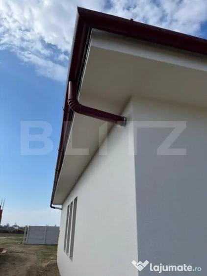 Casă cu 4 camere cu Teren 520 Mp în Sântandrei