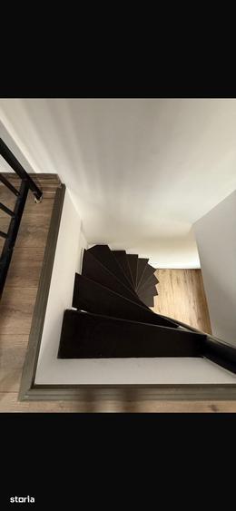 Casă cu 4 camere cu Teren 230 Mp în Central
