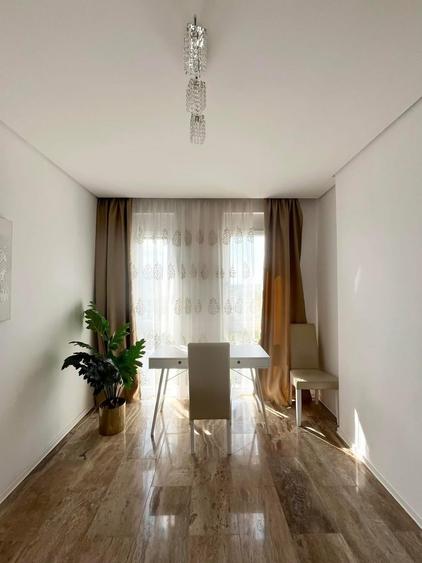 Apartament cu 3 camere decomandat în Europa