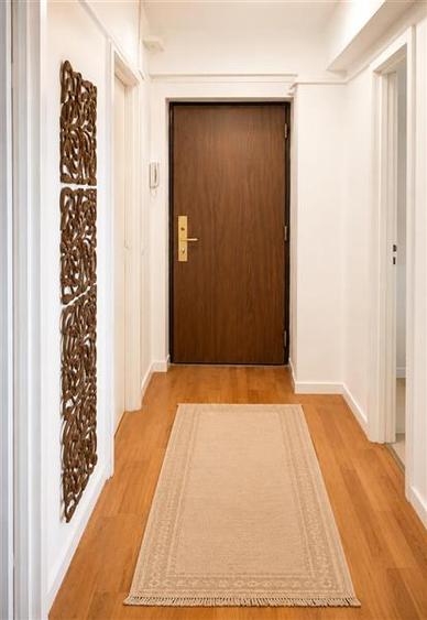 Apartament cu 3 camere decomandat, mobilat în Calea București