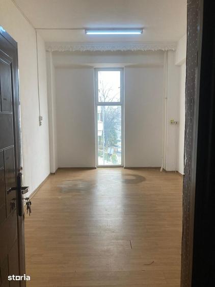Spațiu comercial, de 31 mp, în Central