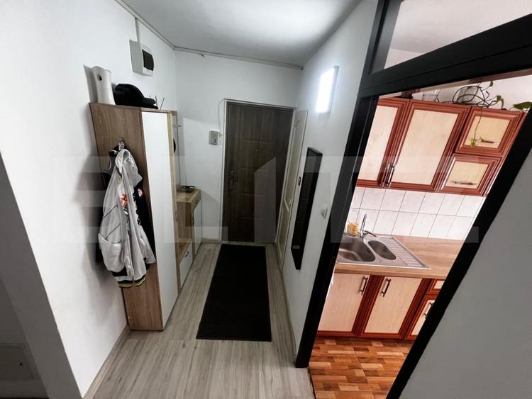 Apartament cu 3 camere semidecomandat, mobilat în Codlea