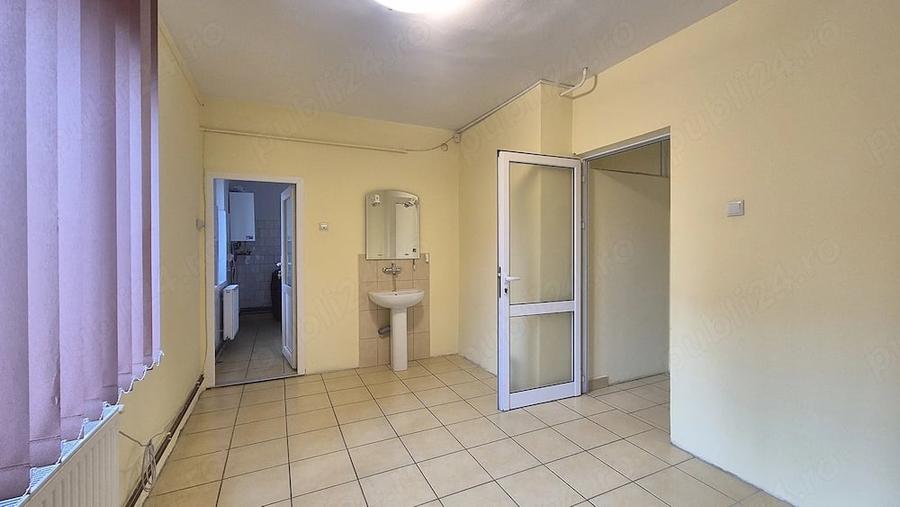 Spațiu comercial, de 60 mp, în Craiter