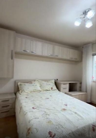 Apartament cu 2 camere decomandat în Lipovei