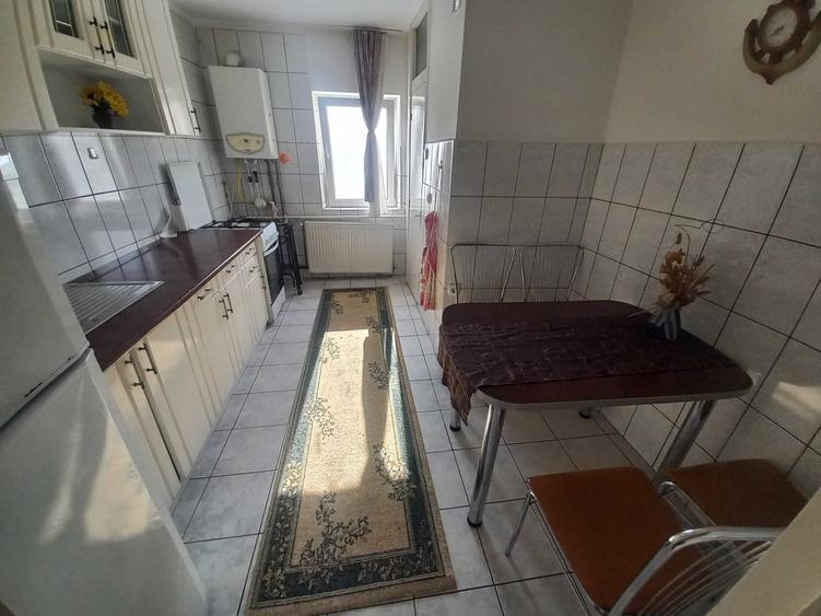 Apartament cu 3 camere decomandat în Zorilor