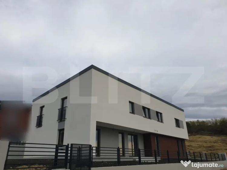 Casă cu 4 camere cu Teren 180 Mp în Central