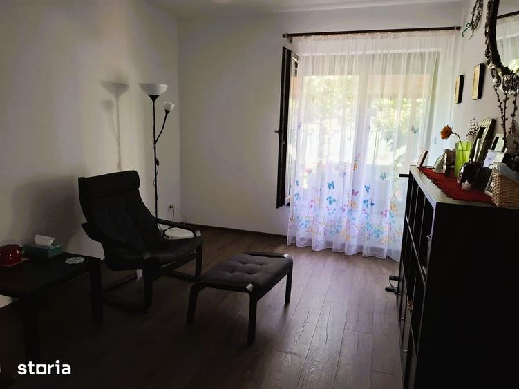 Casă cu 5 camere cu Teren 111 Mp în Corbeanca