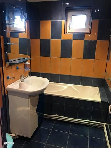Apartament cu 4 camere în Micro 18