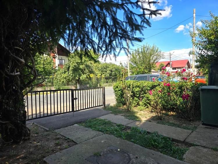 Apartament cu 3 camere decomandat în Siliștea Snagovului