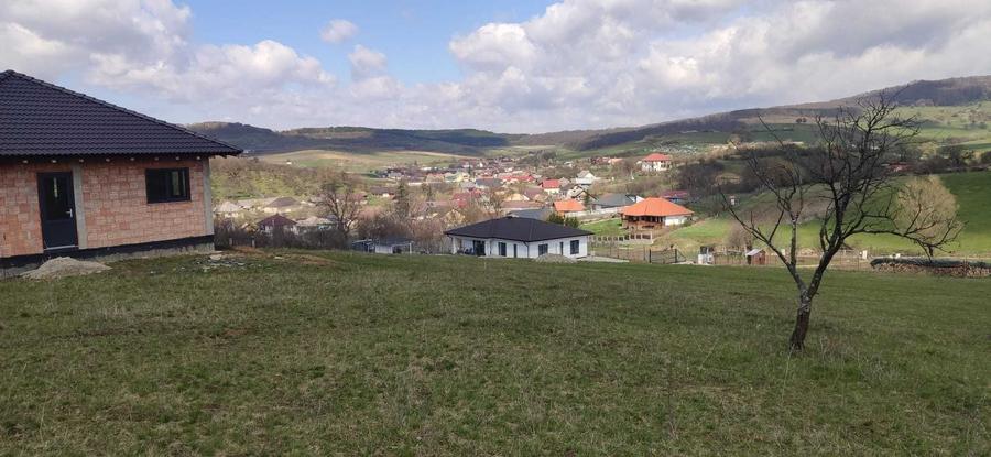Teren de 1000 mp, în Sigmir