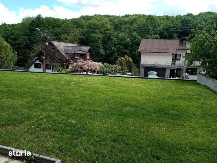 Casă cu 5 camere cu Teren 997 Mp în Bascov