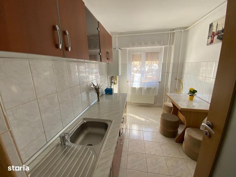 Proprietar vand apart 2 cam (60 mp+beci), Parter Centrul Civic Brasov - 6