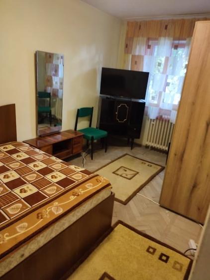 Inchiriez apartament  Tomis Nord 3 camere - 4
