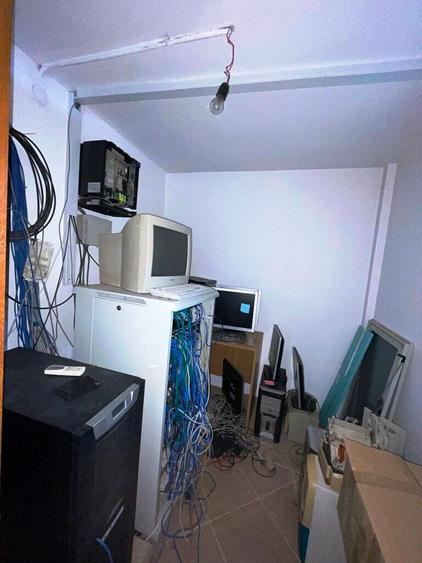 Casă individuală cu 16 camere cu Canalizare în Băneasa