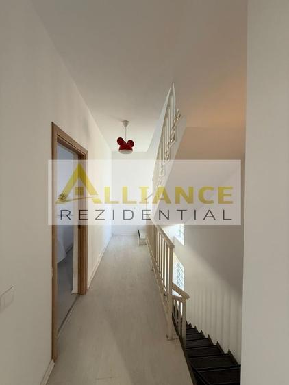 Duplex cu 4 camere cu Canalizare în Central